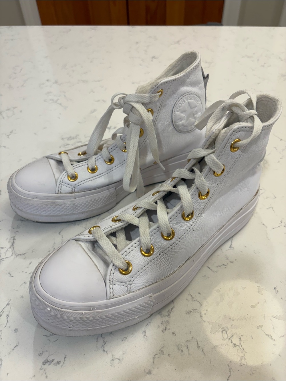 White Leather Converse Chuck Taylor All Star High Top Sneakers Women’s 7.5